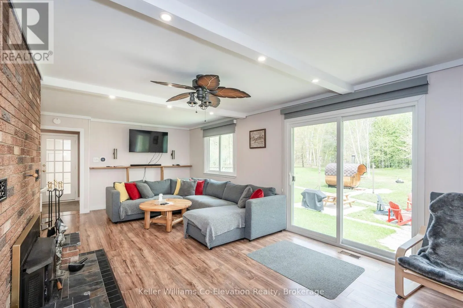 1467 ROSEMOUNT ROAD