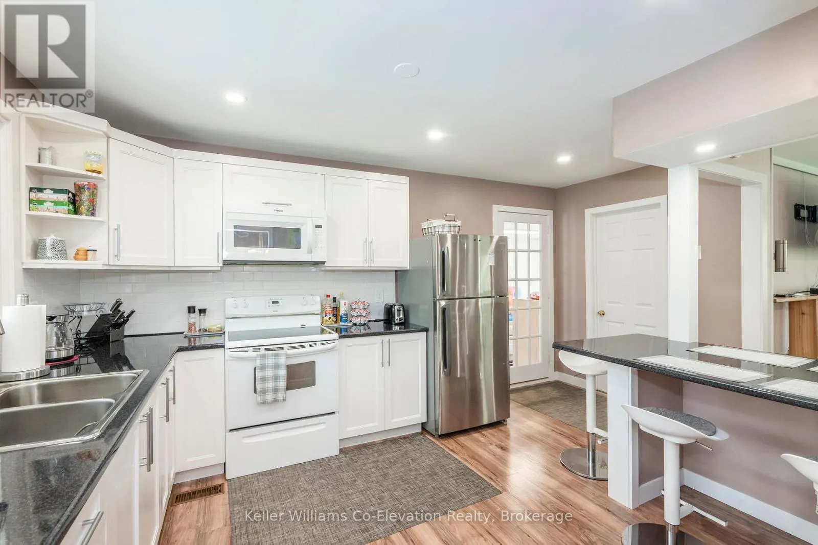 1467 ROSEMOUNT ROAD