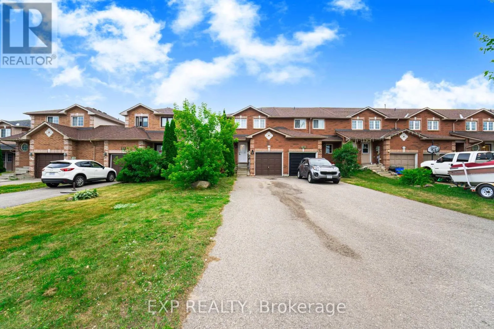 145 COURTNEY CRESCENT