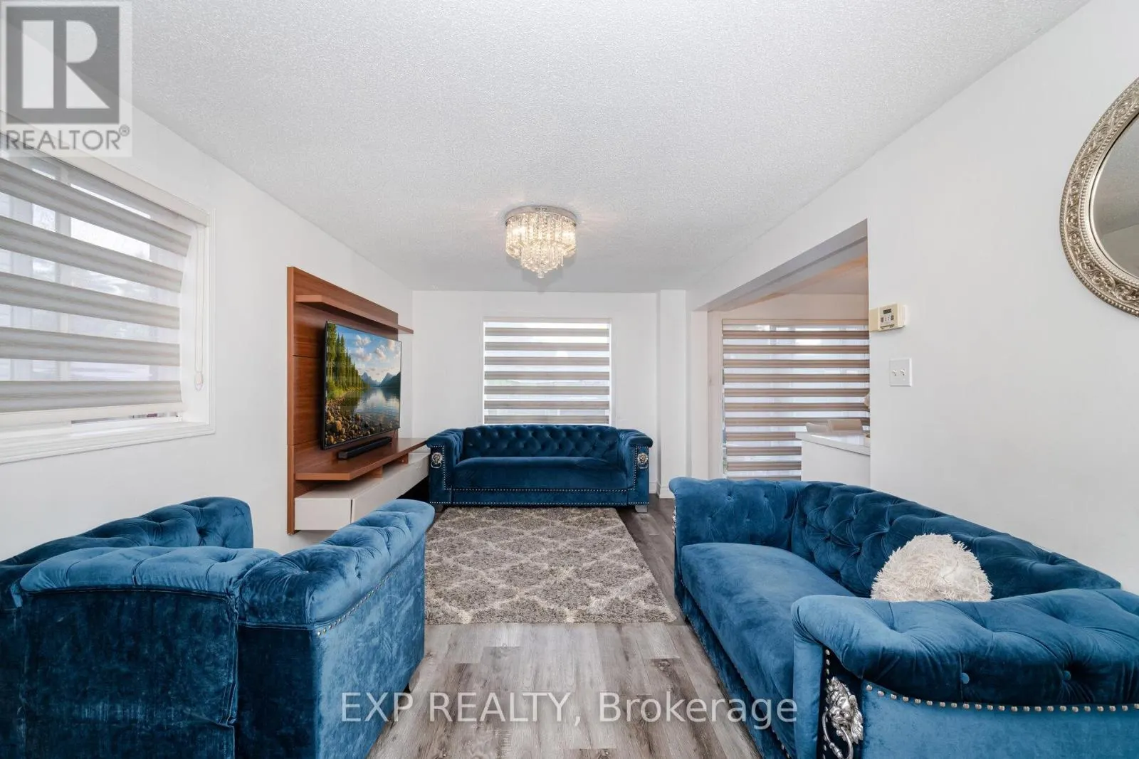 145 COURTNEY CRESCENT