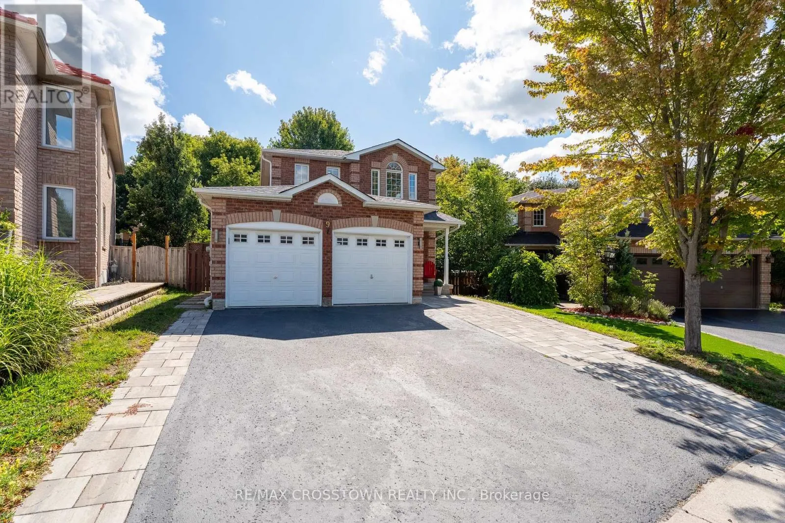 9 MCKENZIE CRESCENT