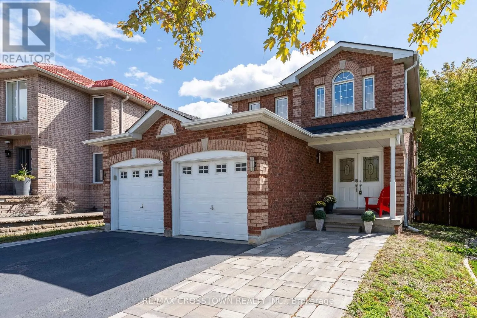 9 MCKENZIE CRESCENT
