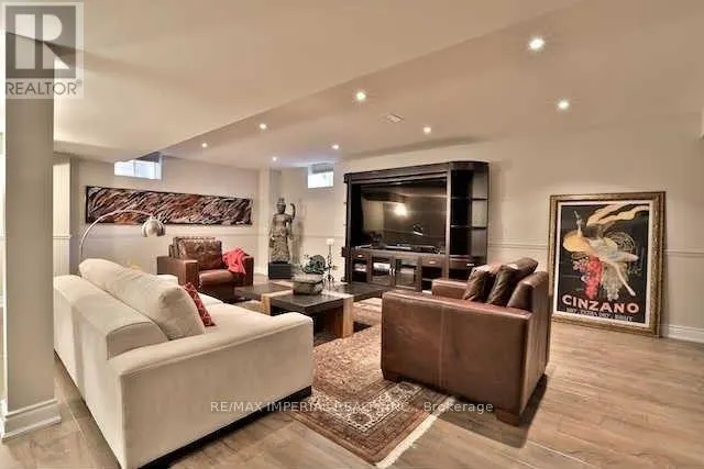 4 PLUNKETT COURT