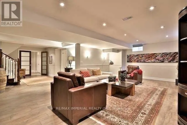 4 PLUNKETT COURT