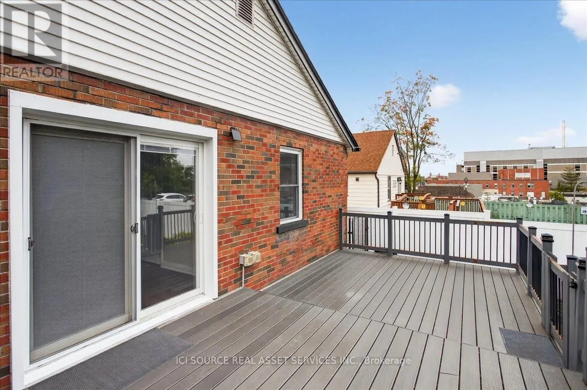 223 MISSISSAGA STREET W