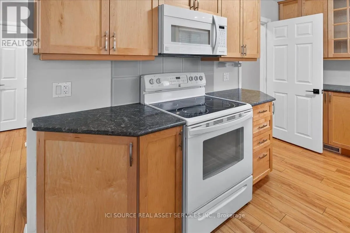 223 MISSISSAGA STREET W