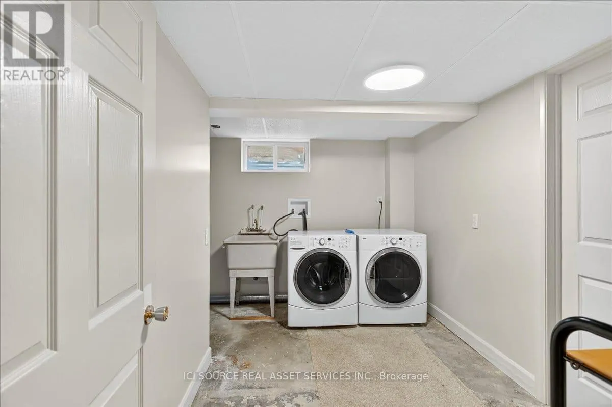 223 MISSISSAGA STREET W