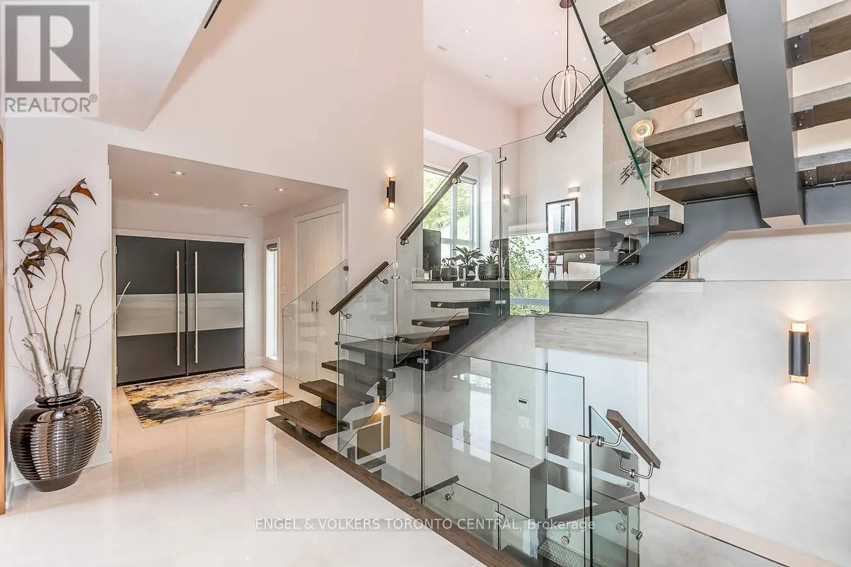16 VALLEYCREST DRIVE