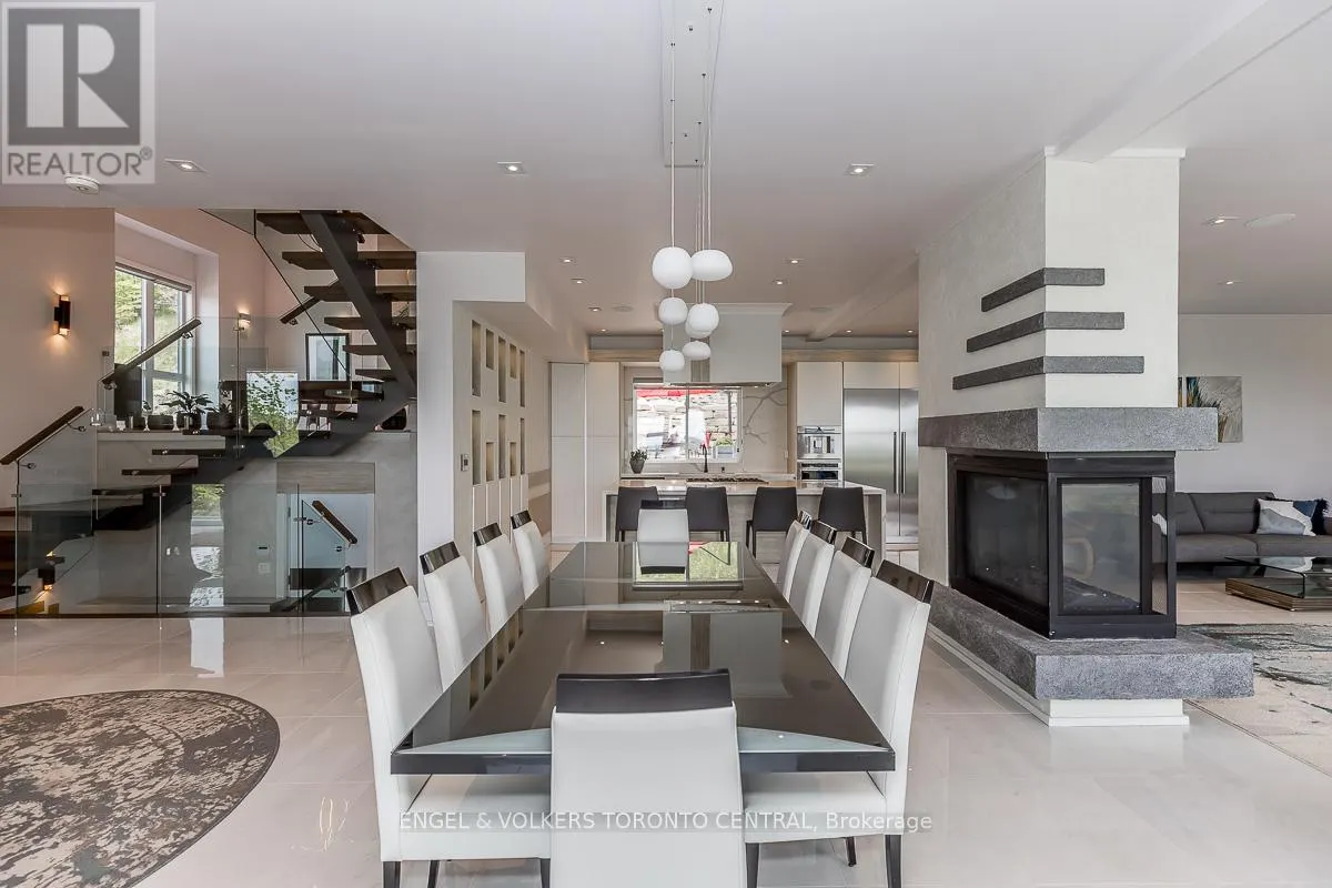16 VALLEYCREST DRIVE