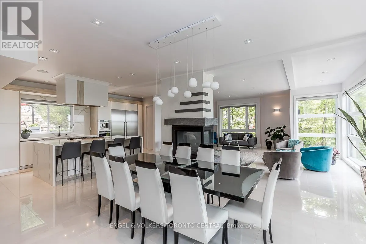 16 VALLEYCREST DRIVE