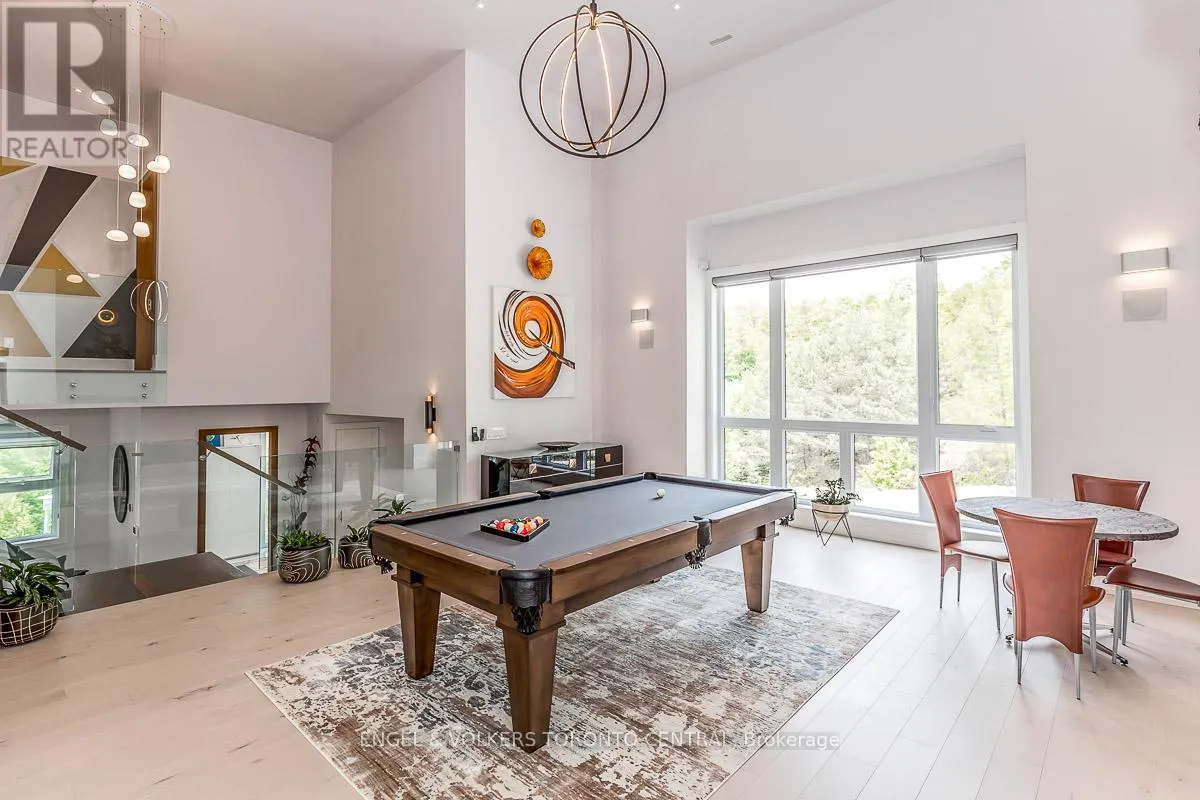 16 VALLEYCREST DRIVE