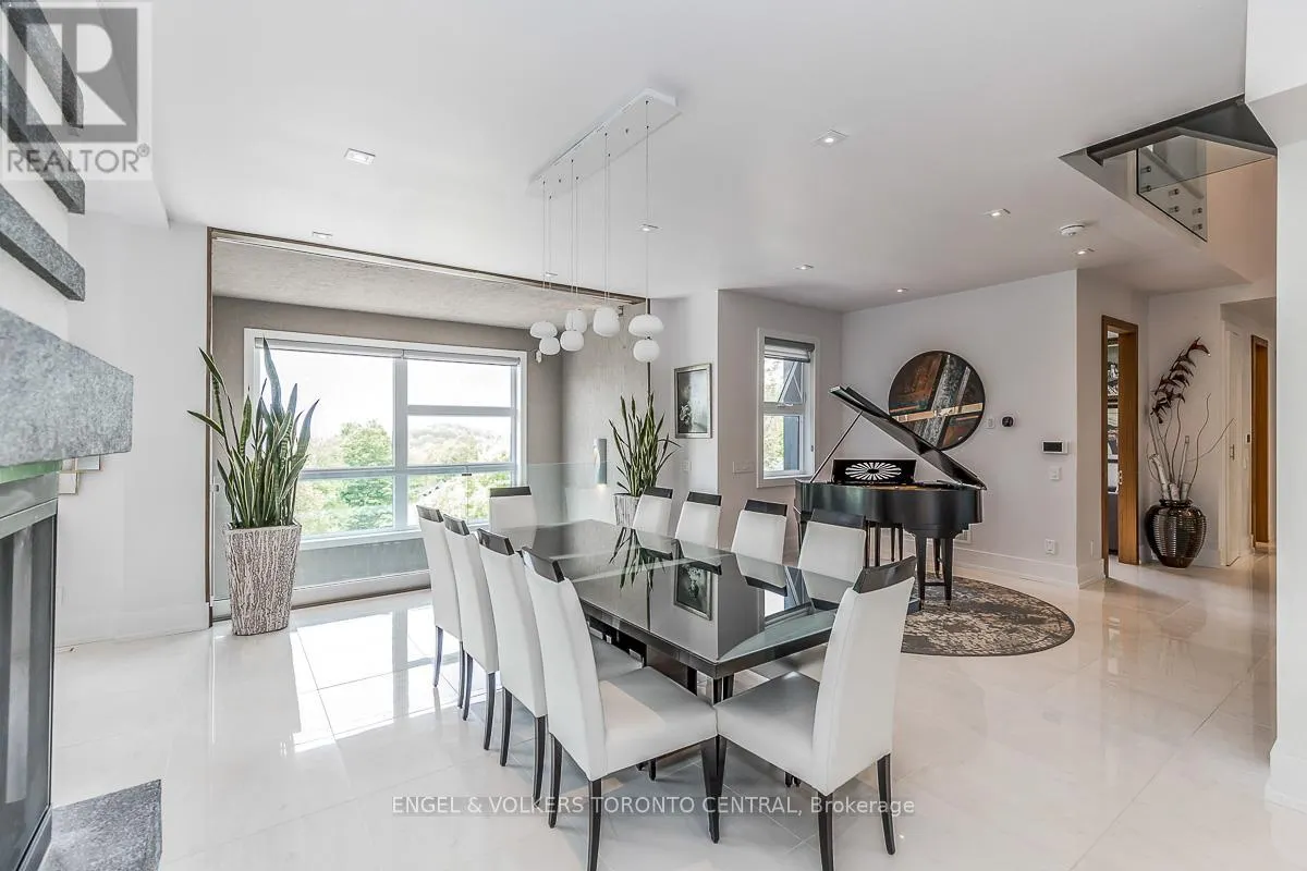 16 VALLEYCREST DRIVE