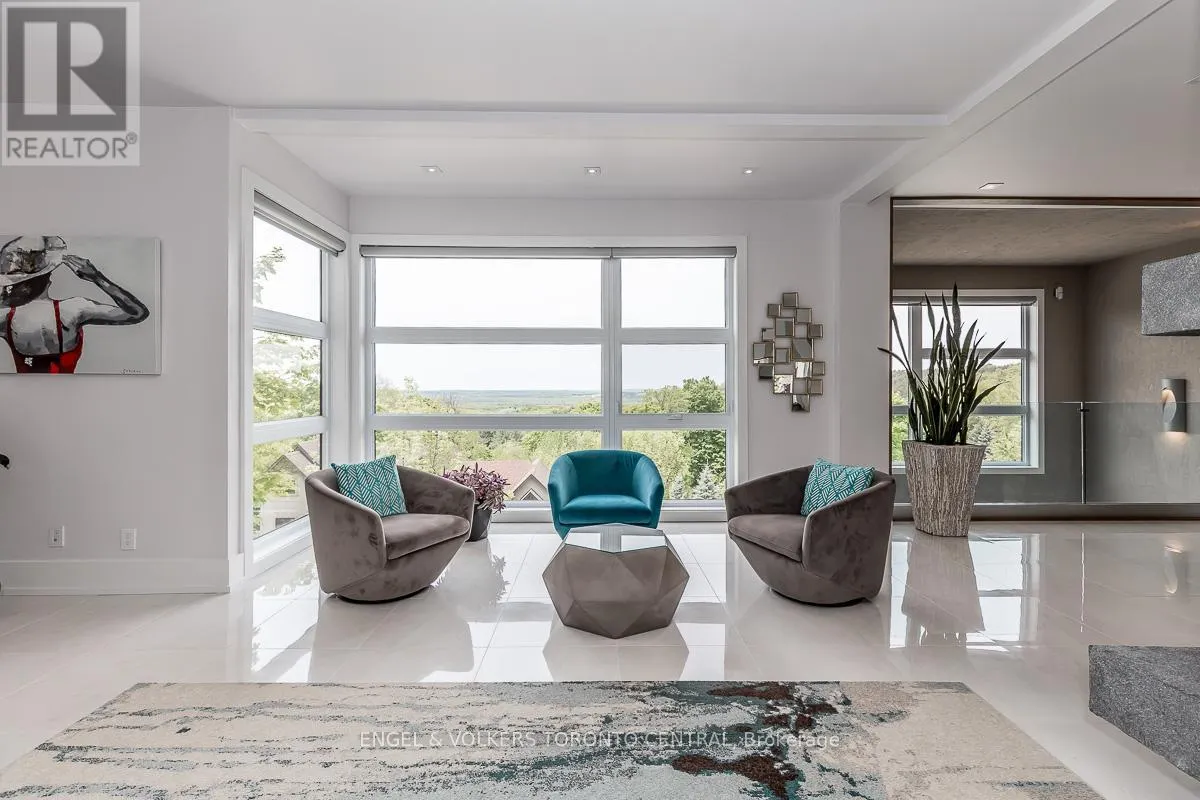 16 VALLEYCREST DRIVE