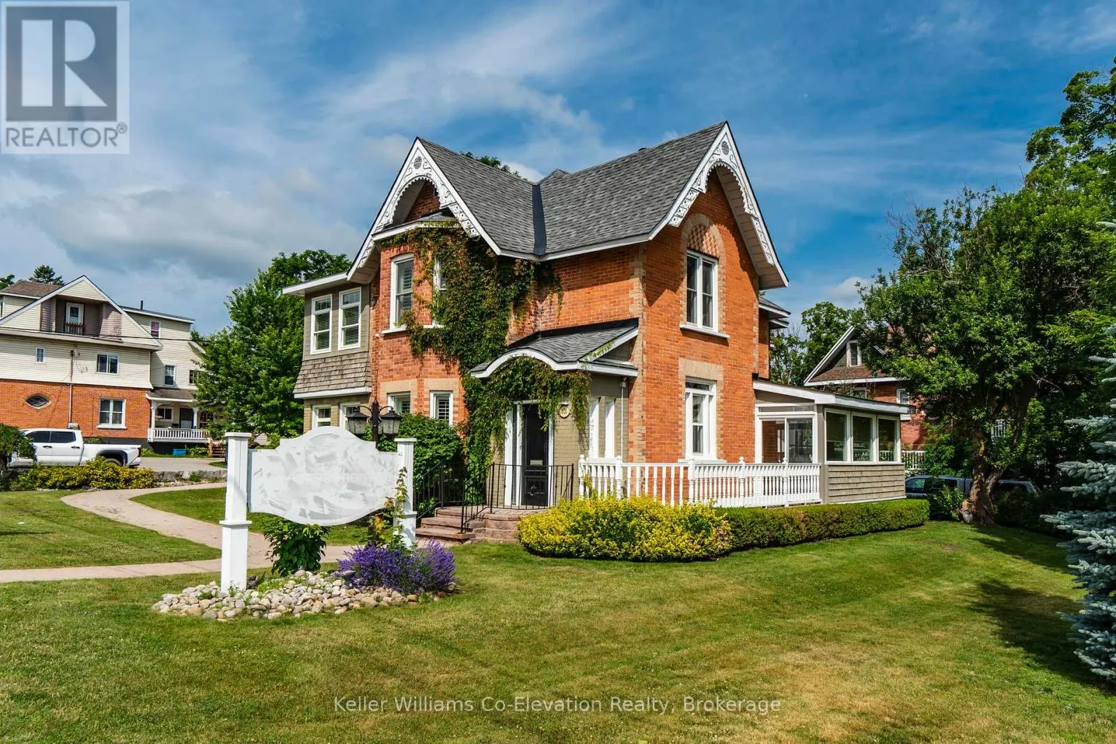 UPPER UNIT - 600 HUGEL AVENUE, #Upper Unit