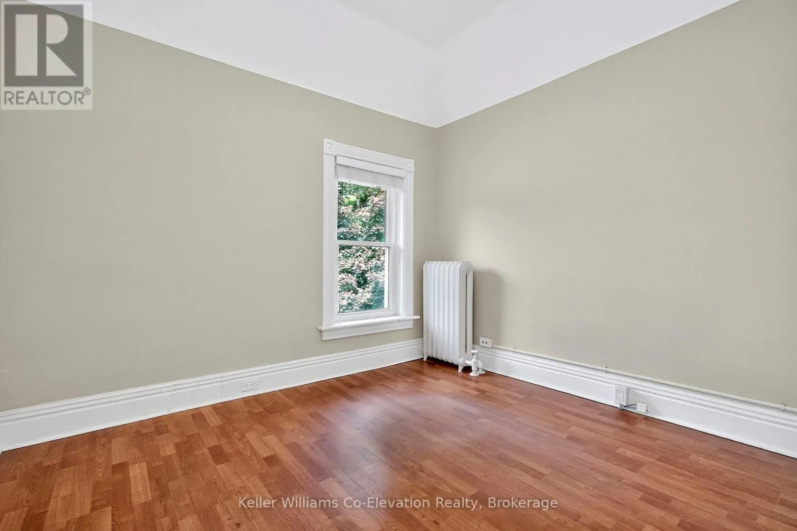 UPPER UNIT - 600 HUGEL AVENUE, #Upper Unit