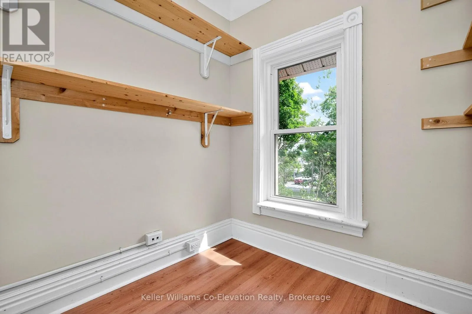 UPPER UNIT - 600 HUGEL AVENUE, #Upper Unit
