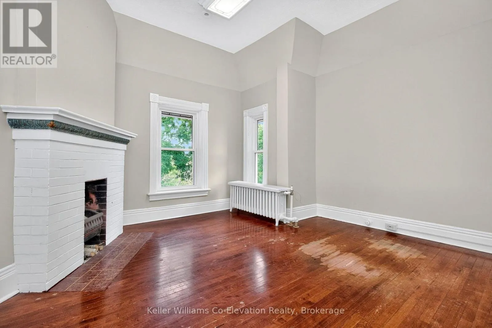 UPPER UNIT - 600 HUGEL AVENUE, #Upper Unit