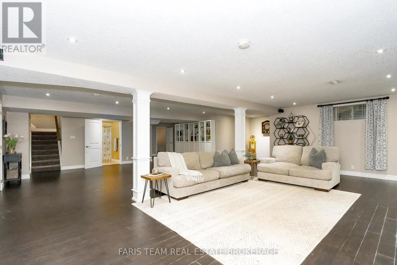 39 DIAMOND VALLEY DRIVE