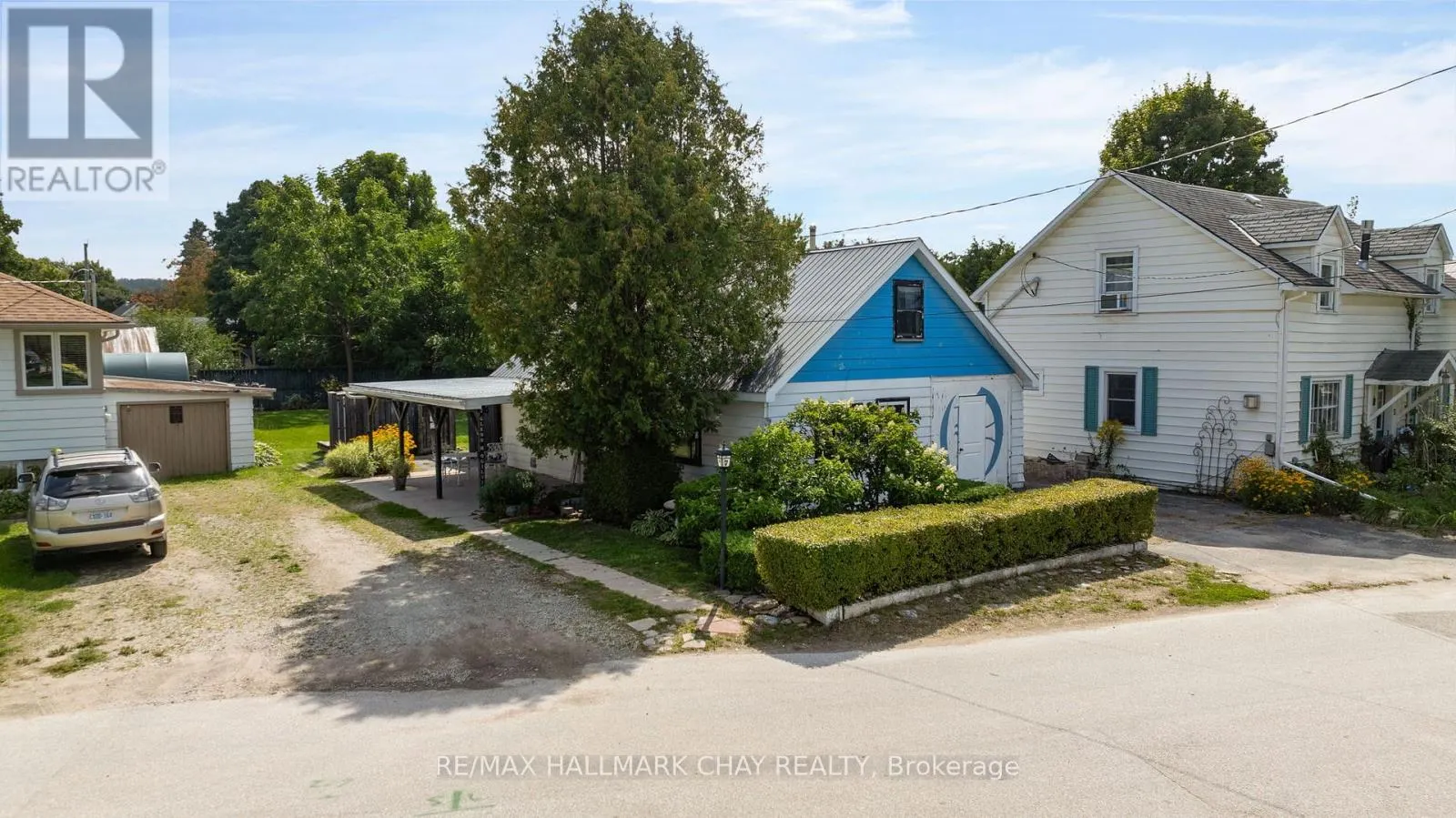 7 CAROLINE STREET E