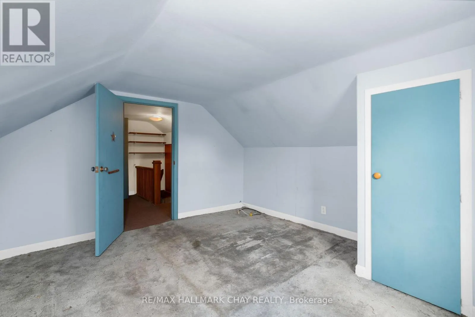 7 CAROLINE STREET E