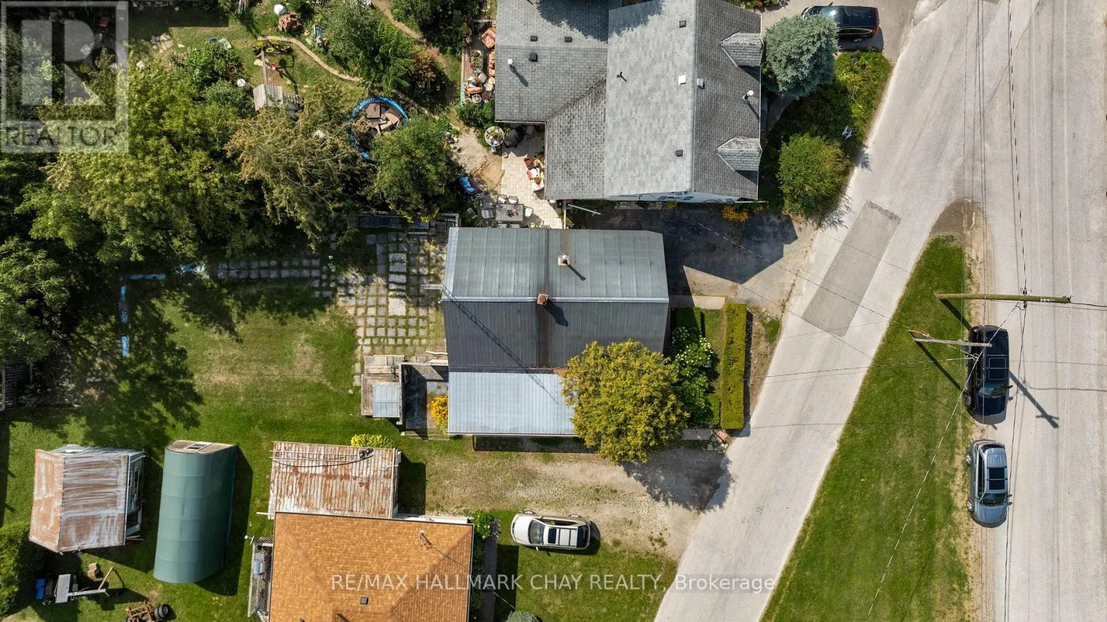 7 CAROLINE STREET E