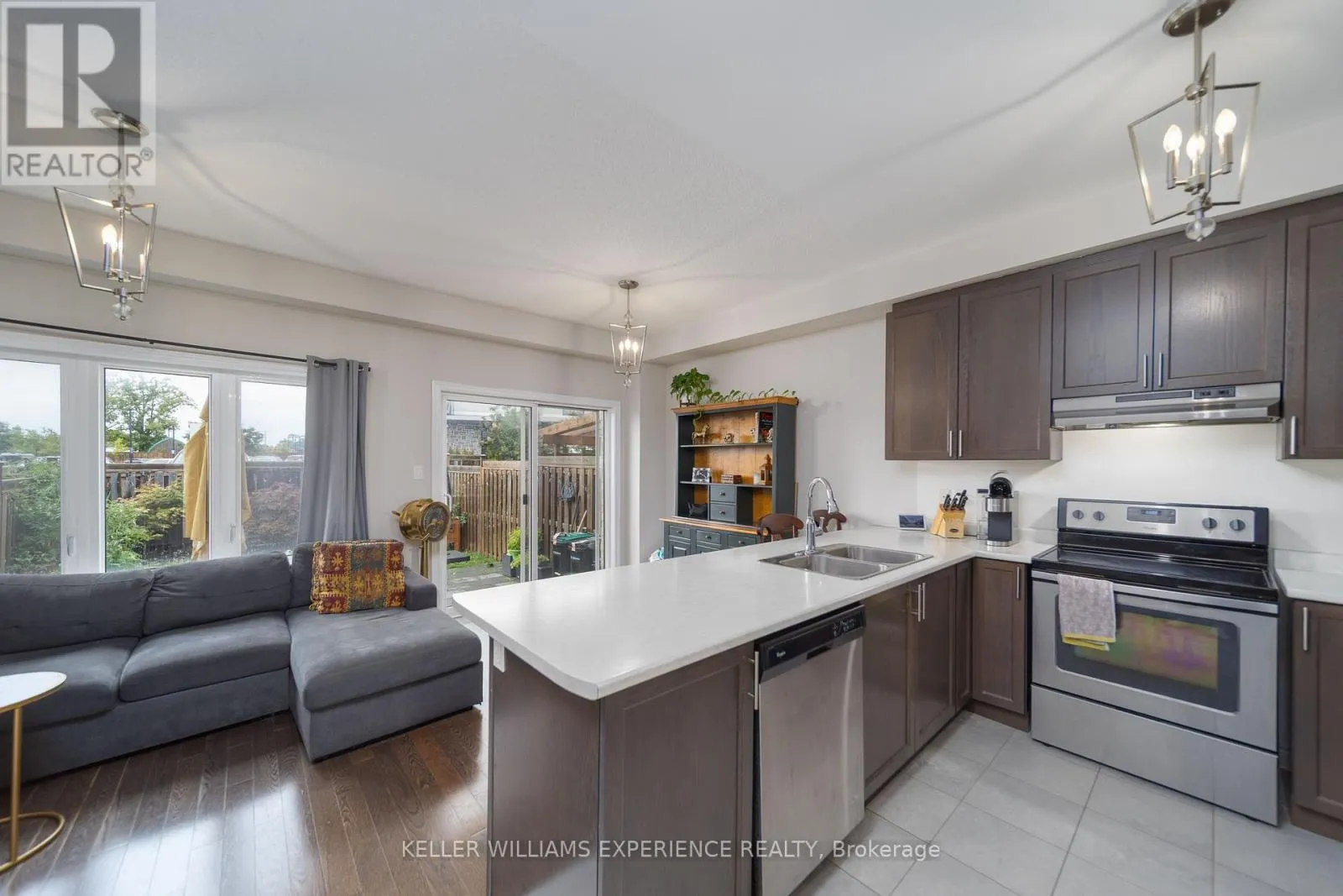 48 SNELGROVE CRESCENT