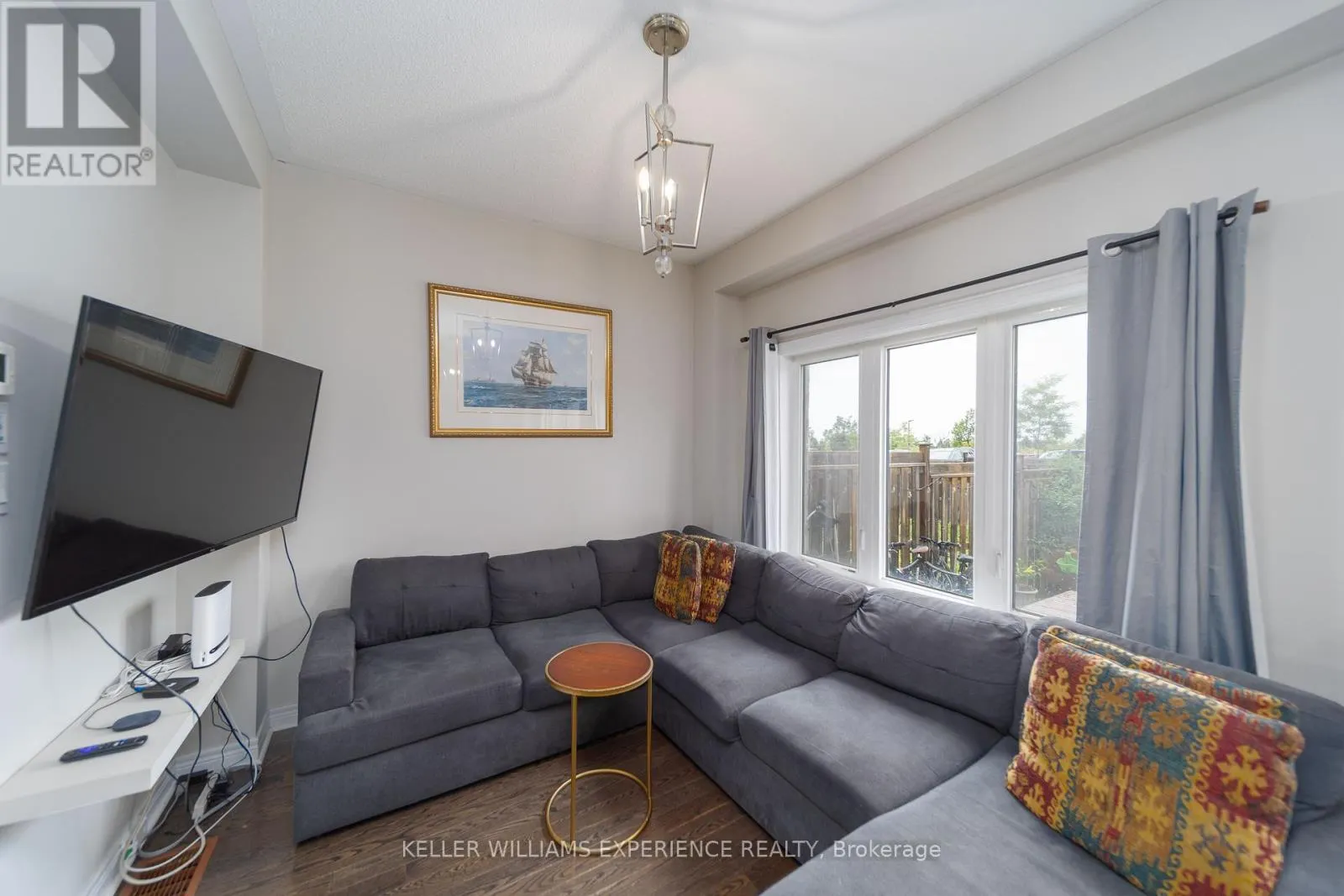 48 SNELGROVE CRESCENT