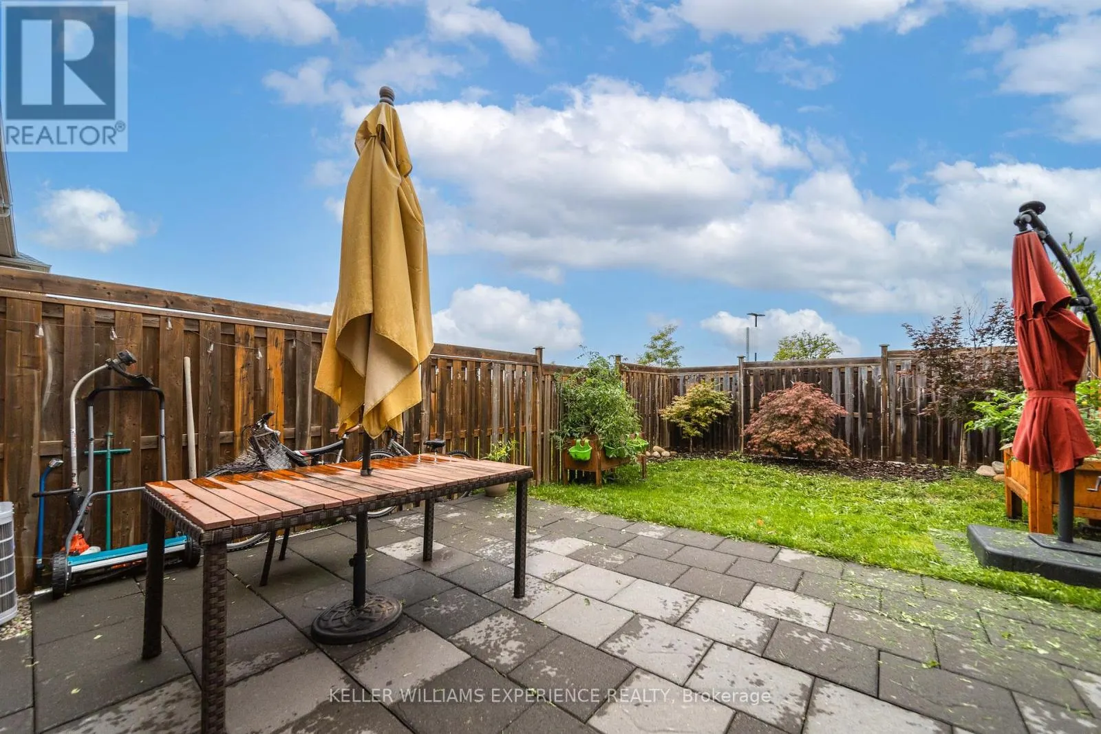 48 SNELGROVE CRESCENT