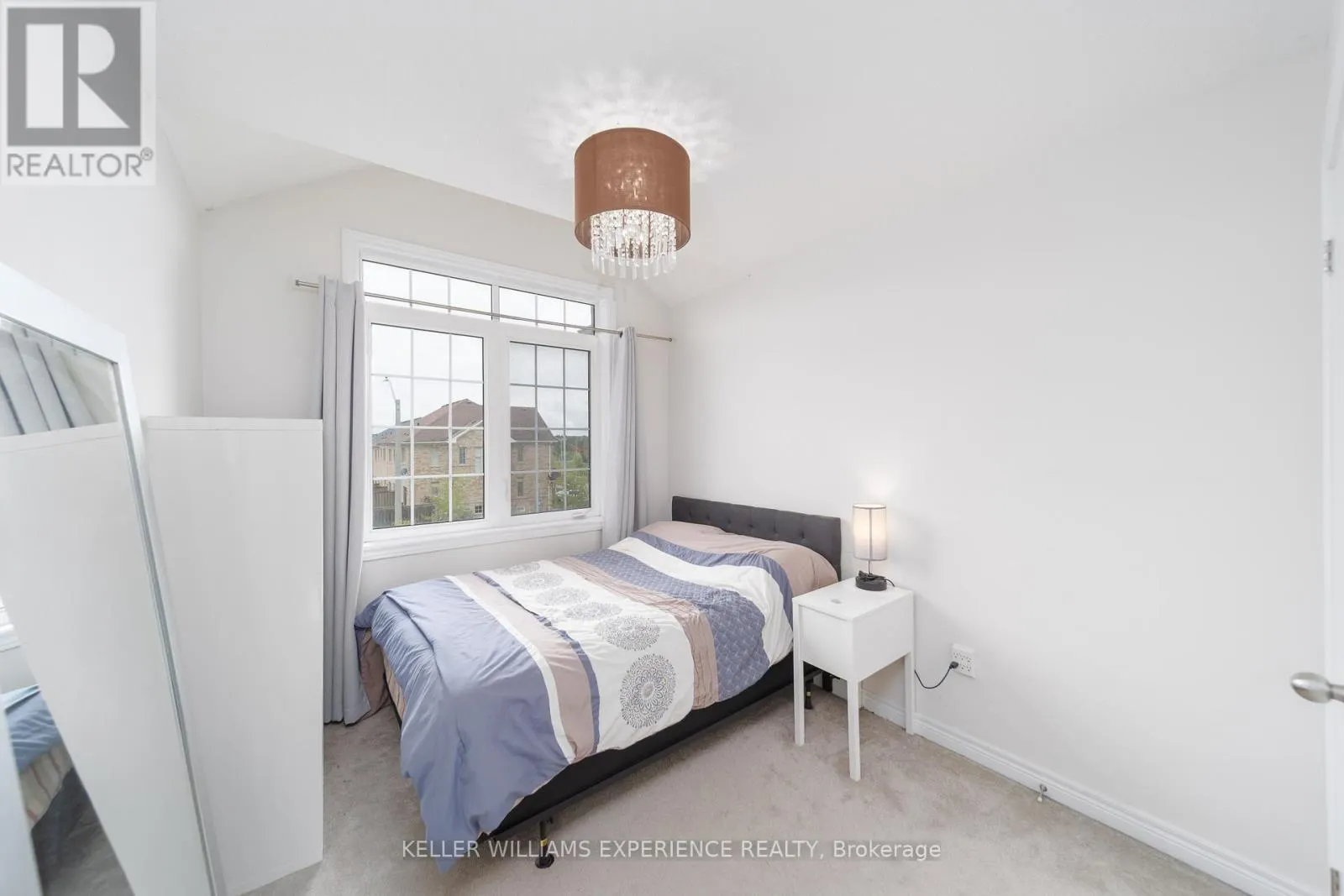 48 SNELGROVE CRESCENT