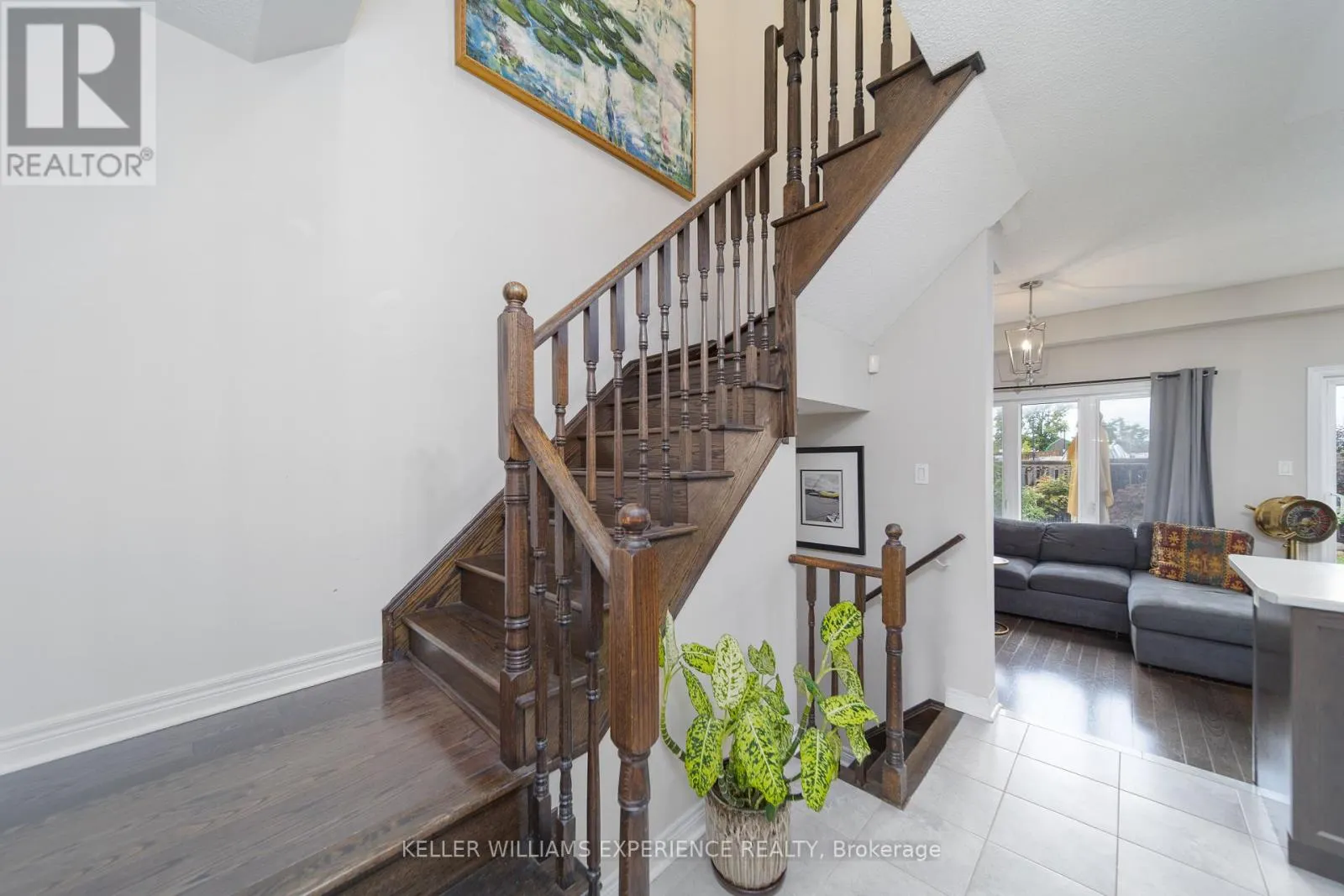 48 SNELGROVE CRESCENT