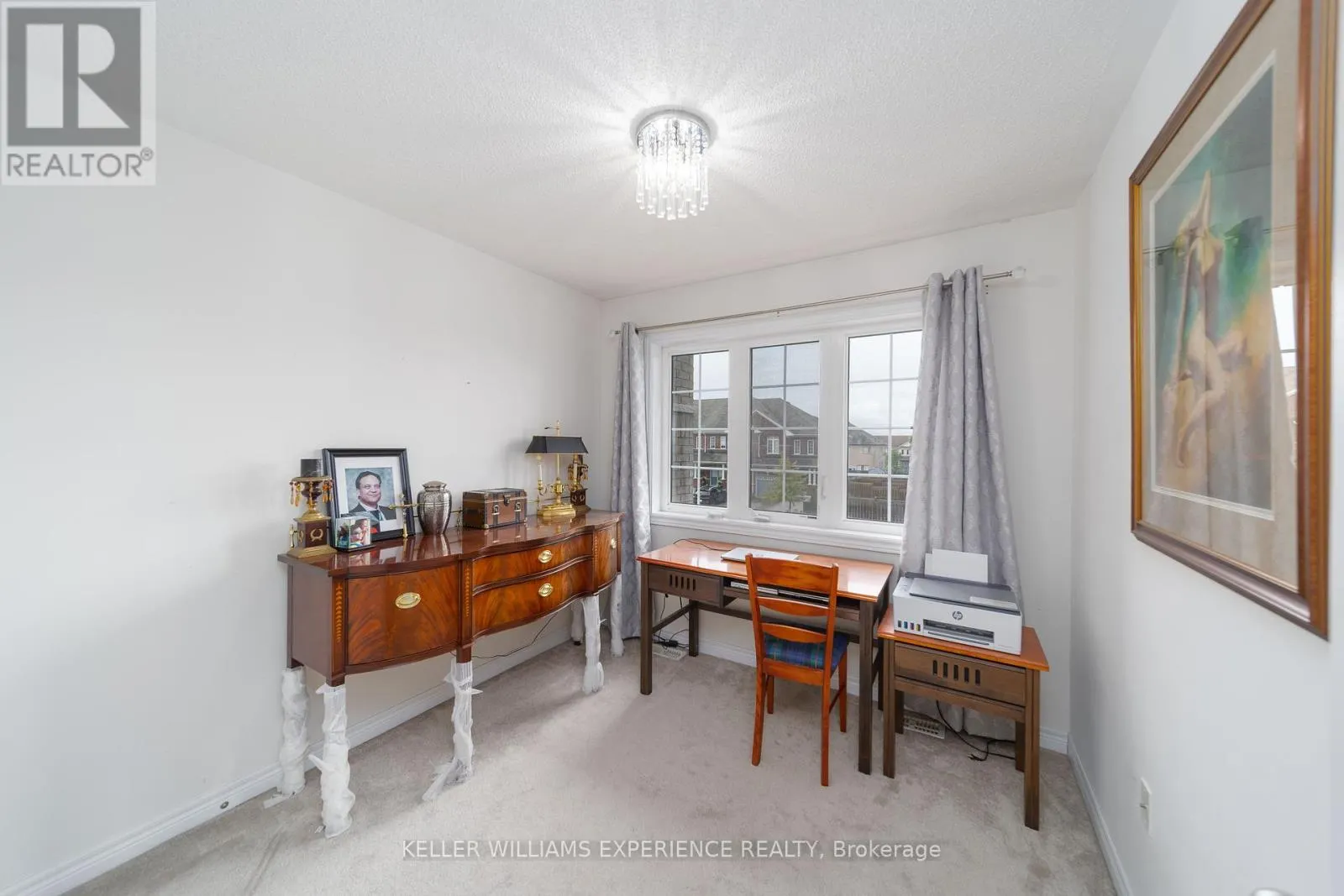 48 SNELGROVE CRESCENT