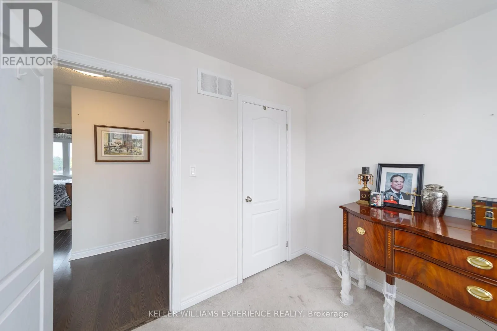 48 SNELGROVE CRESCENT
