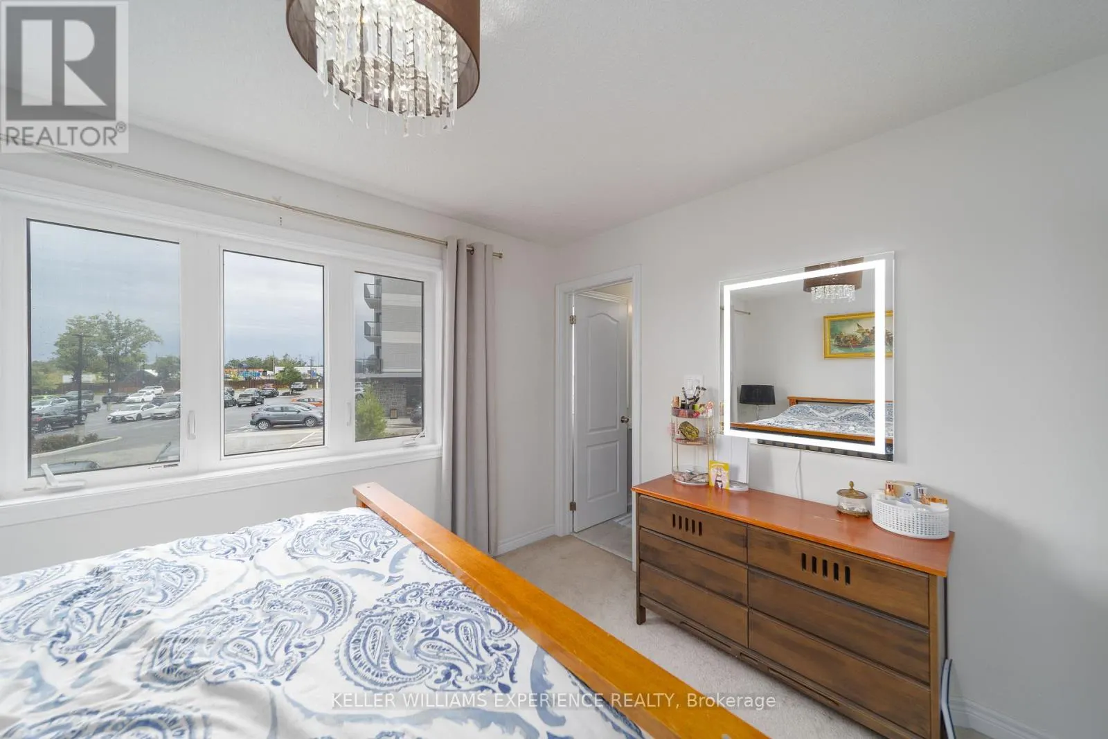 48 SNELGROVE CRESCENT