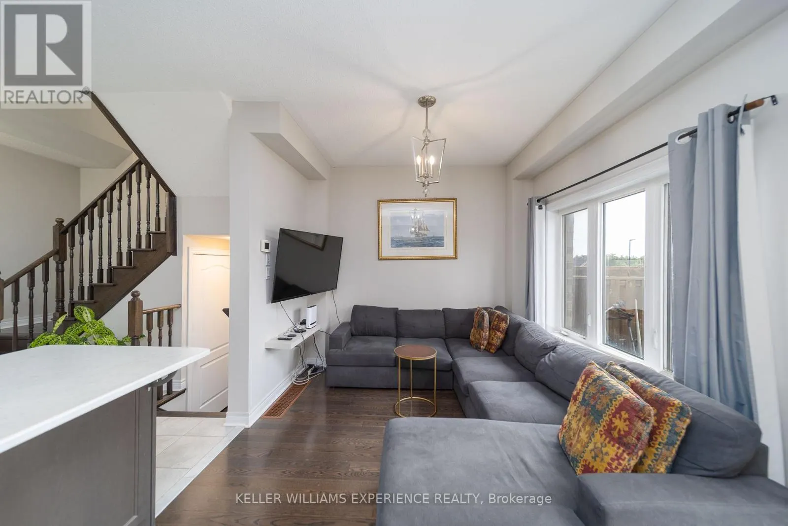 48 SNELGROVE CRESCENT