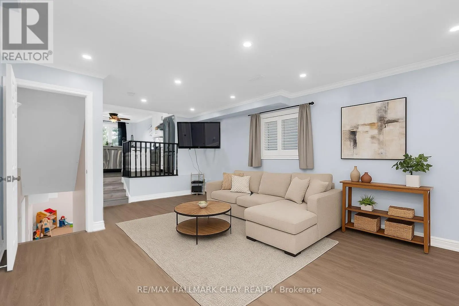 22 ASSINIBOINE DRIVE