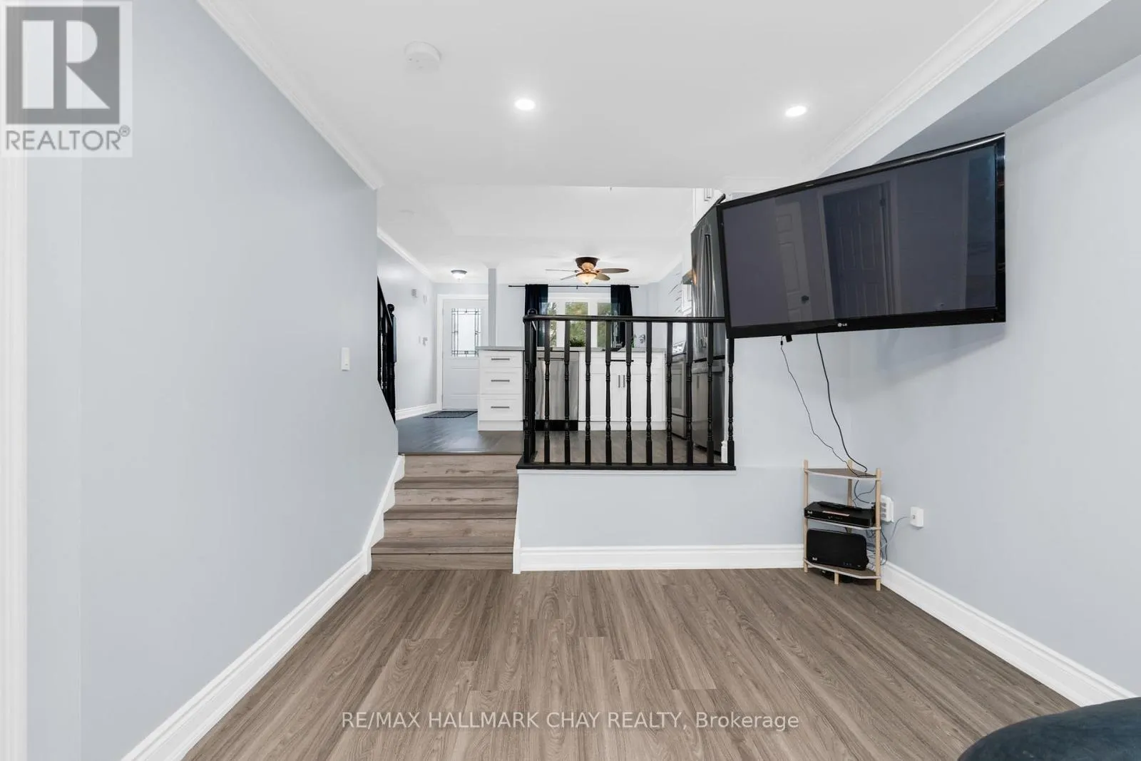 22 ASSINIBOINE DRIVE