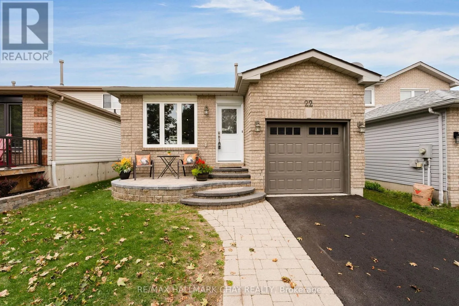22 ASSINIBOINE DRIVE
