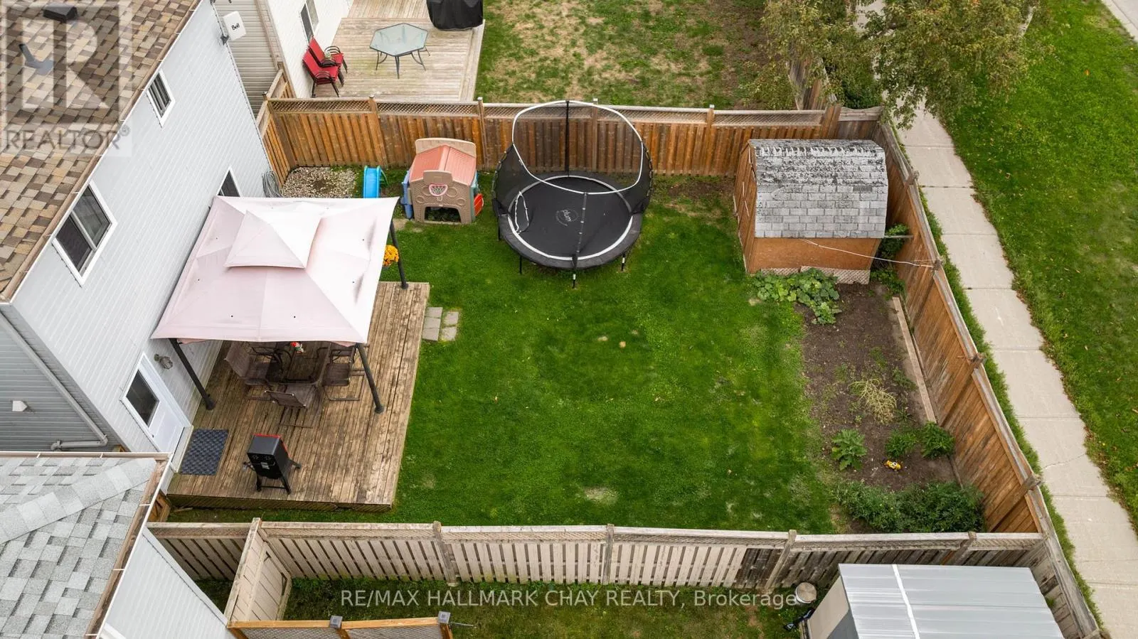 22 ASSINIBOINE DRIVE