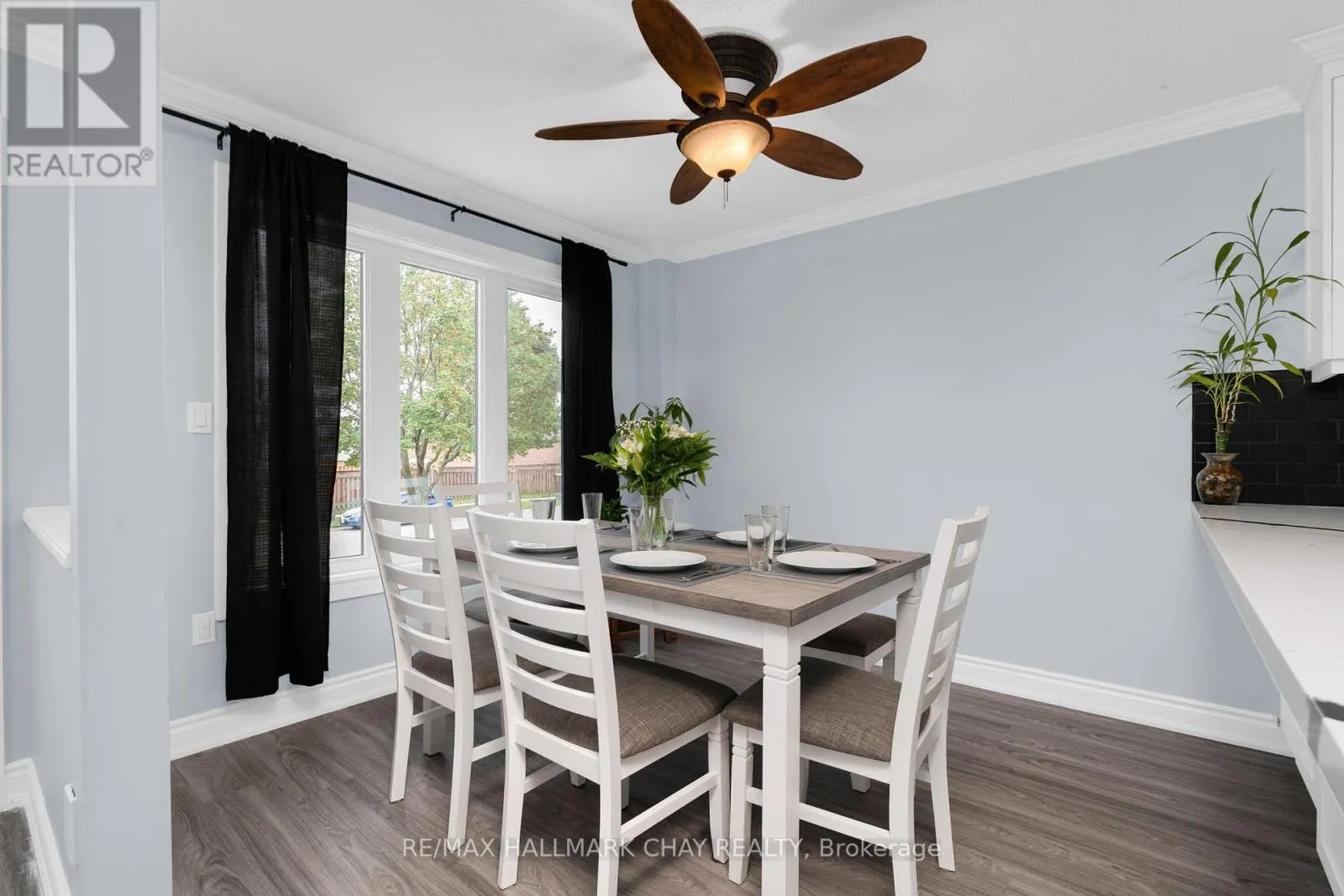 22 ASSINIBOINE DRIVE