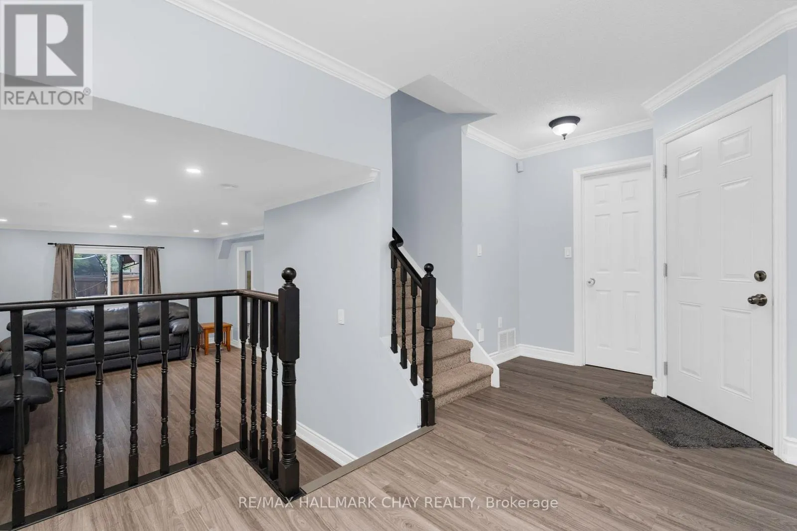 22 ASSINIBOINE DRIVE