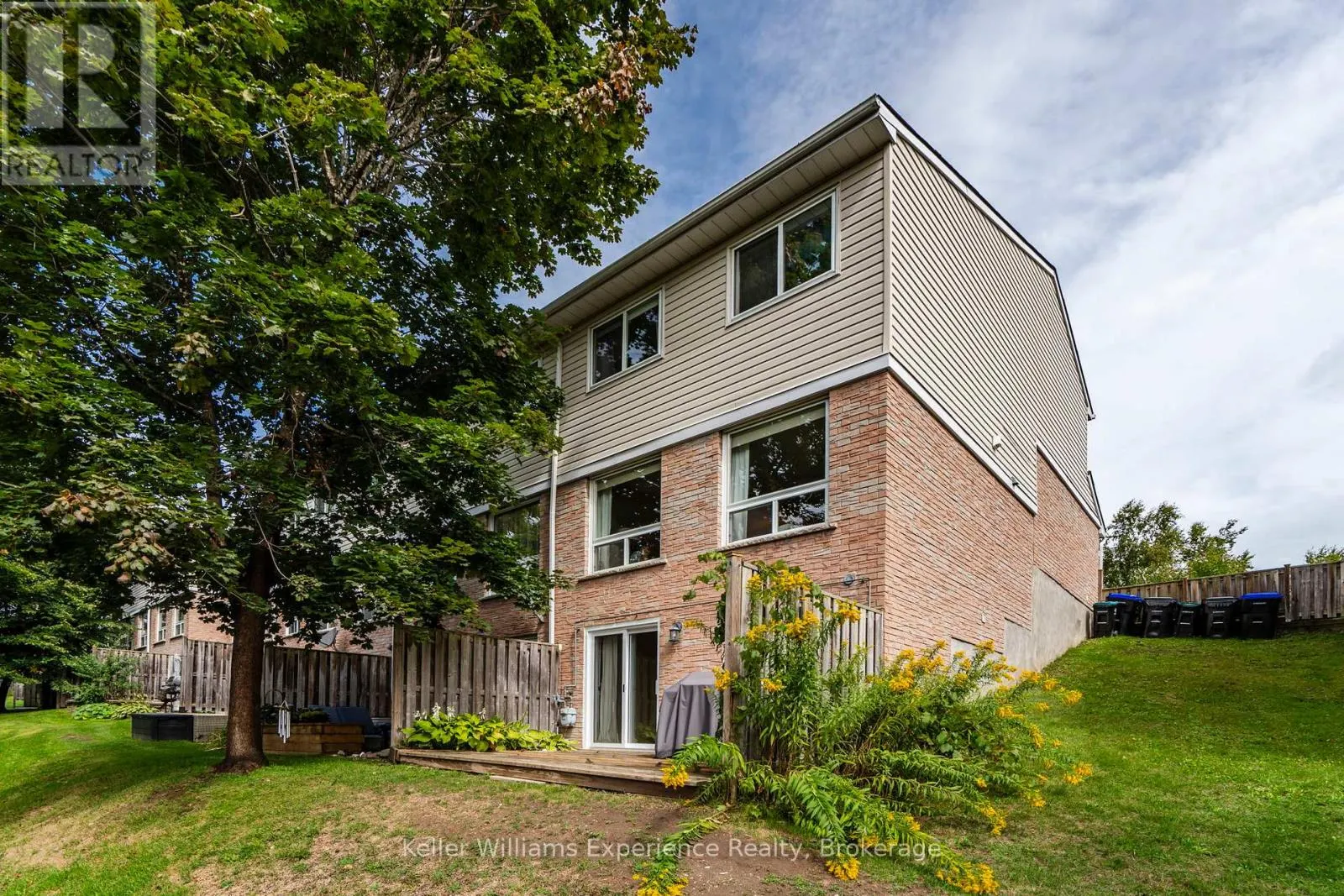 56 - 778 WILLIAM STREET, #56