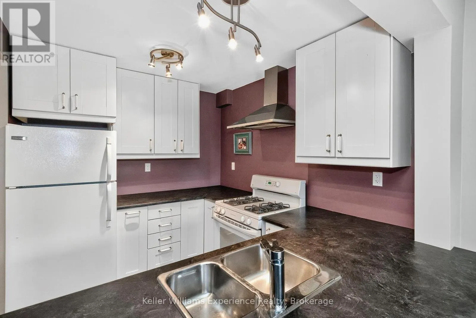 56 - 778 WILLIAM STREET, #56