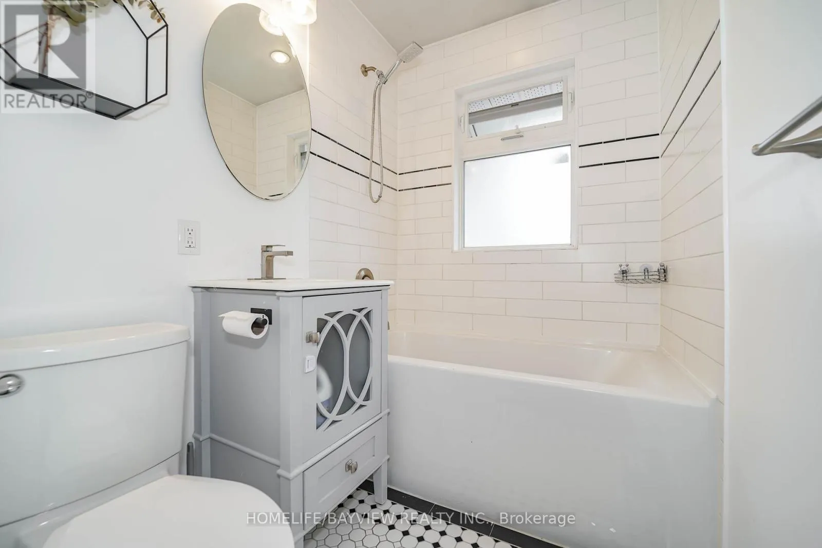 MAIN - 163 GUNN STREET
