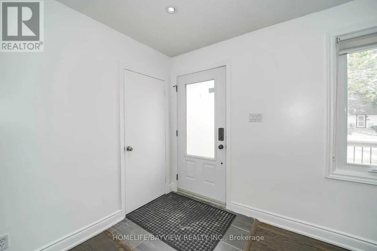 MAIN - 163 GUNN STREET