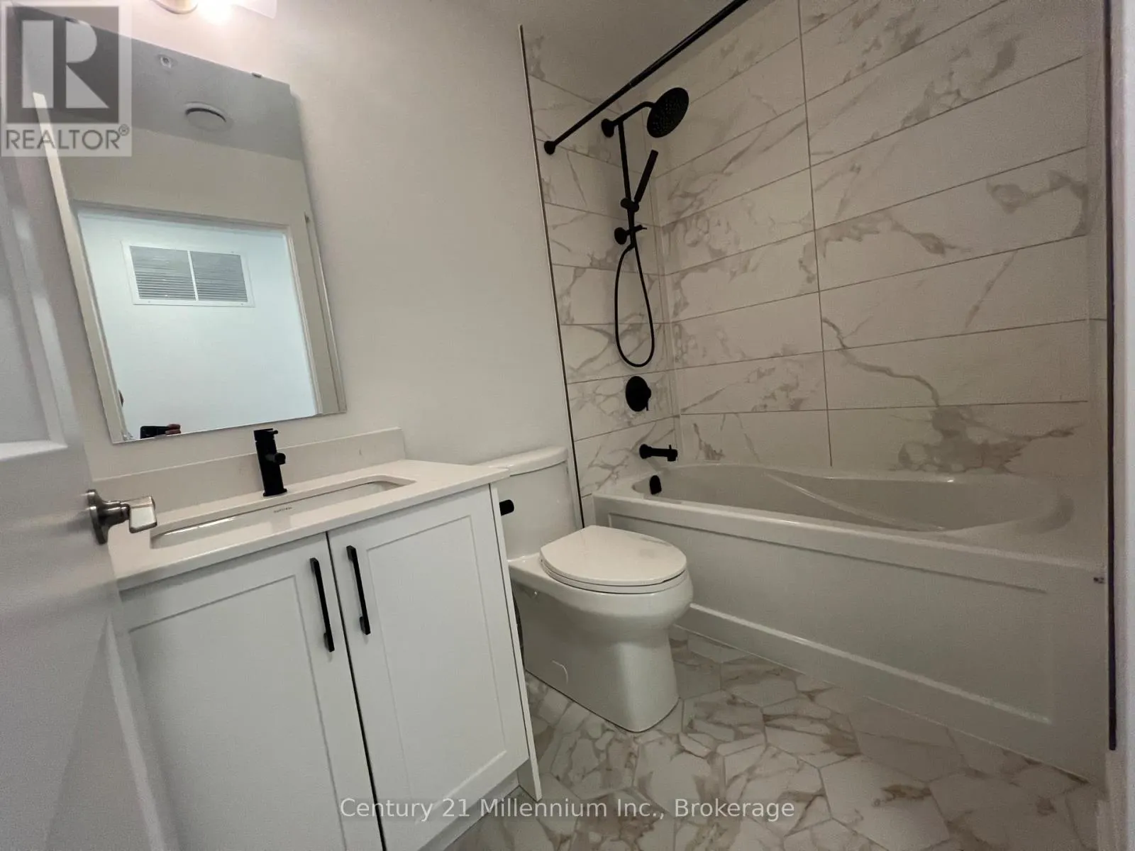 122 - 4 KIMBERLY LANE, #122