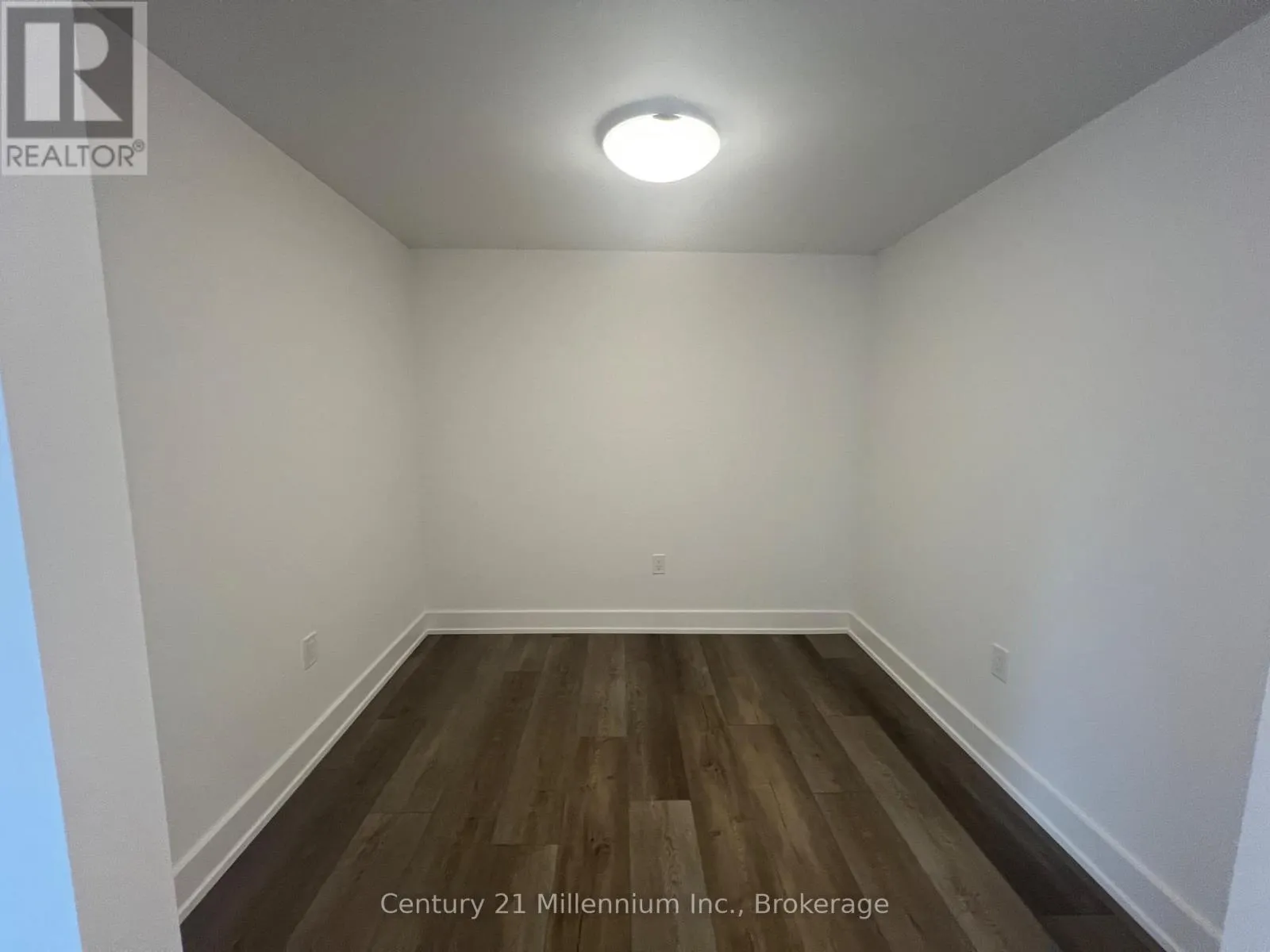 122 - 4 KIMBERLY LANE, #122