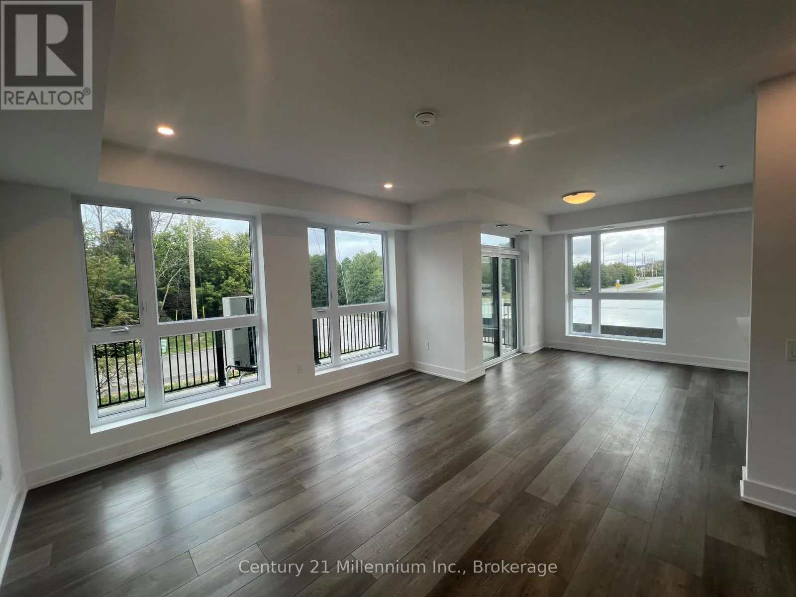 122 - 4 KIMBERLY LANE, #122