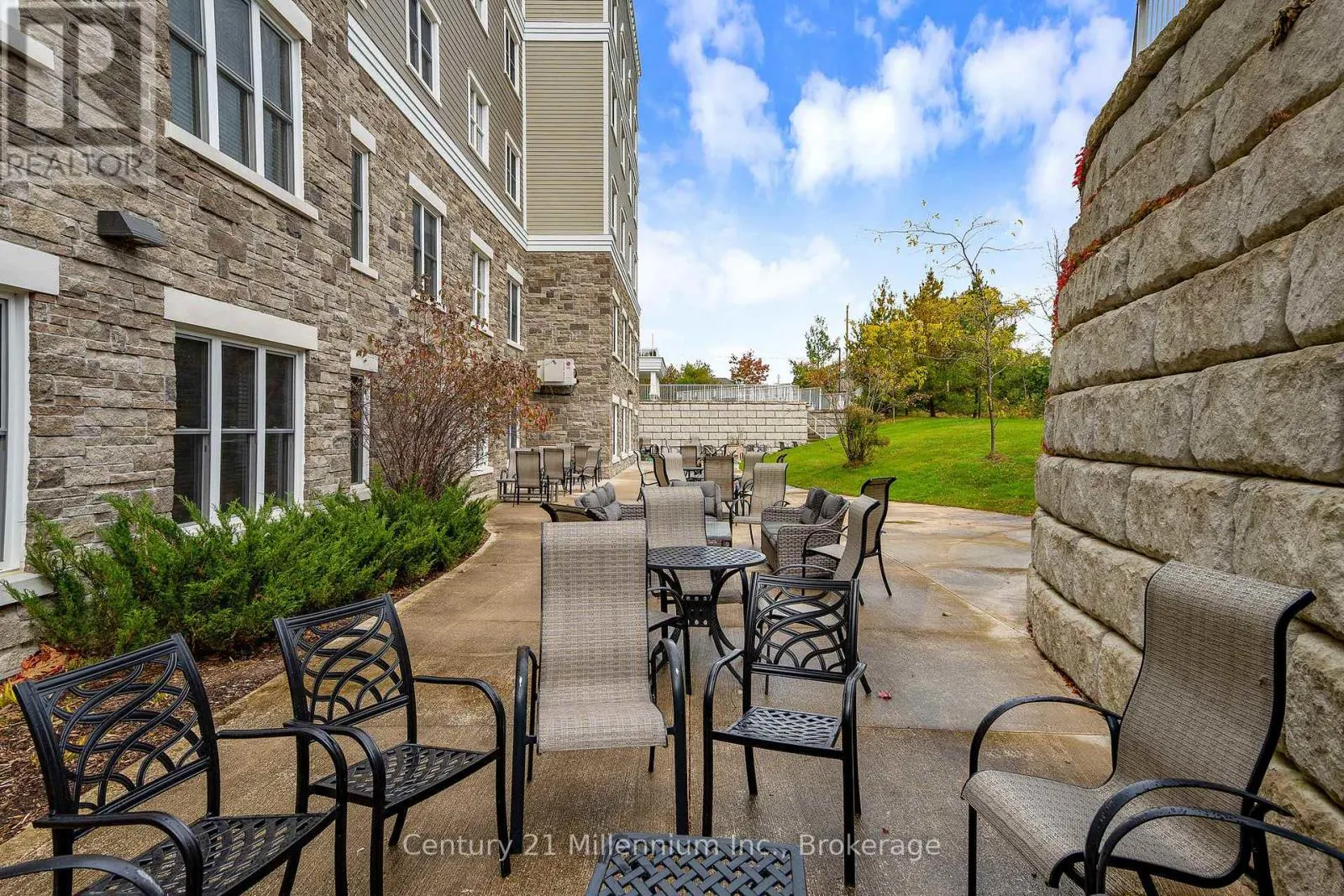 122 - 4 KIMBERLY LANE, #122