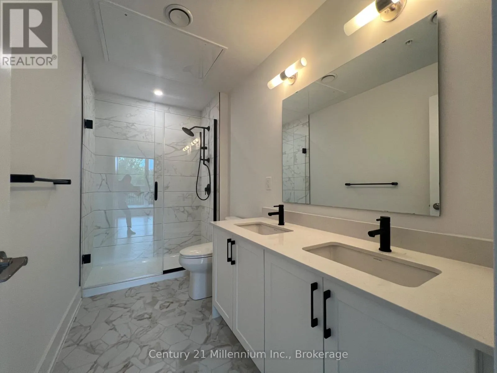 122 - 4 KIMBERLY LANE, #122
