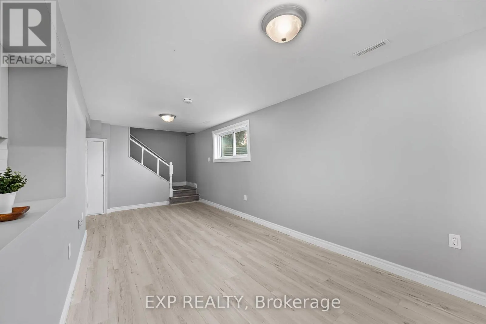 143 WESTMOUNT DRIVE N